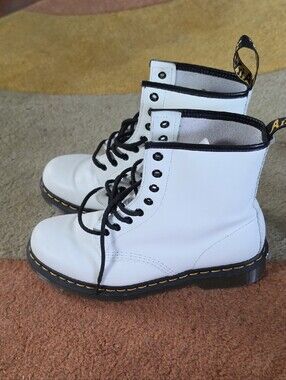 Dr. Martens Mens White Leather Lace-Up Boots with Black Eyelets 9